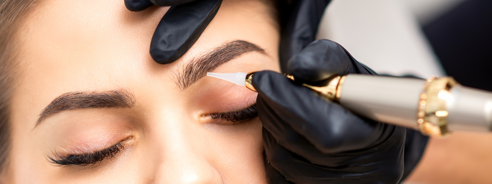 Permanent Makeup on Female Eyebrows